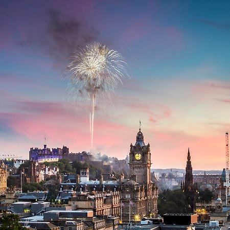 Pass The Keys Central Spacious Flat At Royal Mile Edinburg Exteriör bild