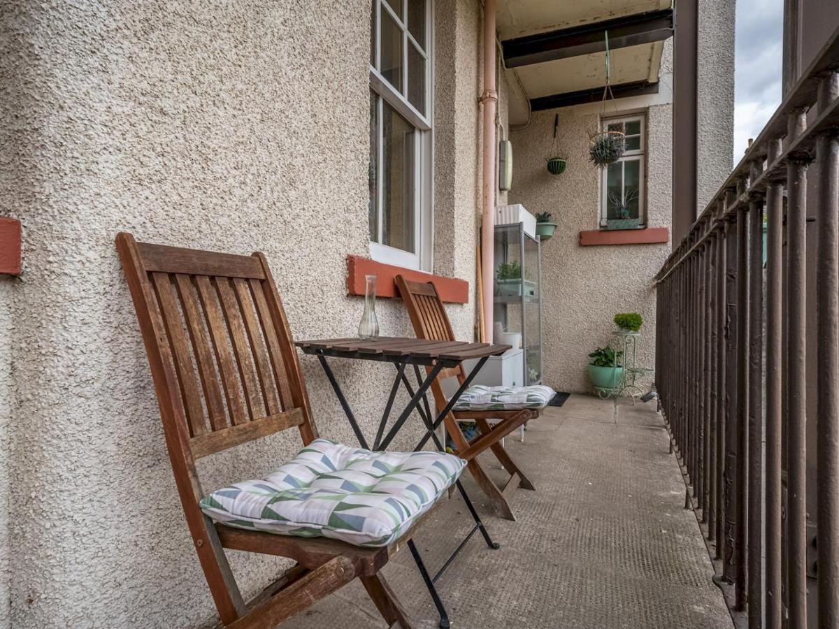 Pass The Keys Central Spacious Flat At Royal Mile Edinburg Exteriör bild