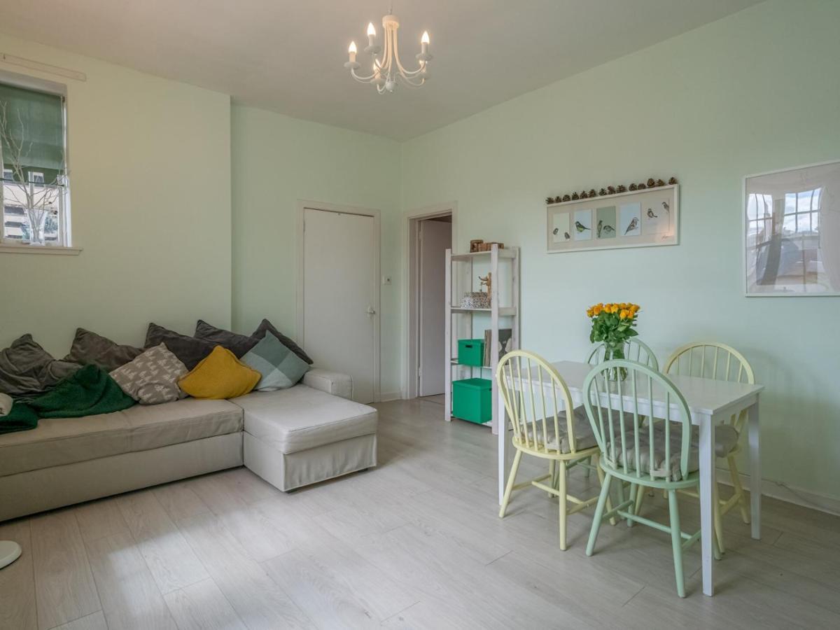 Pass The Keys Central Spacious Flat At Royal Mile Edinburg Exteriör bild
