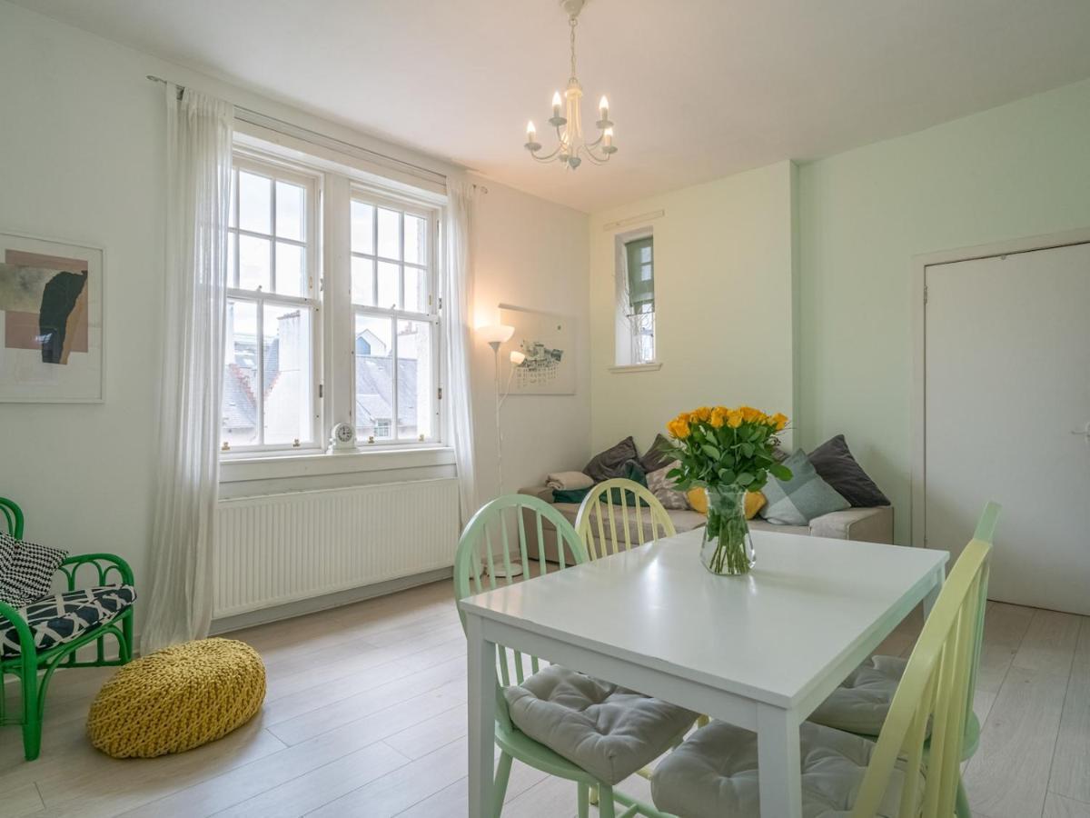 Pass The Keys Central Spacious Flat At Royal Mile Edinburg Exteriör bild